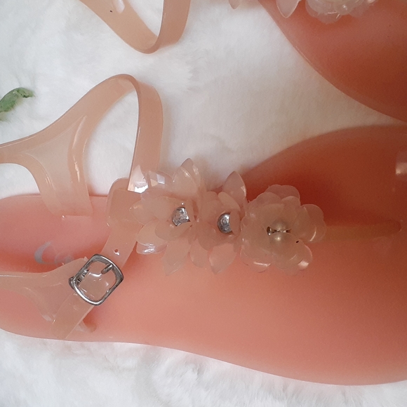 Sandals - Picture 2 of 7